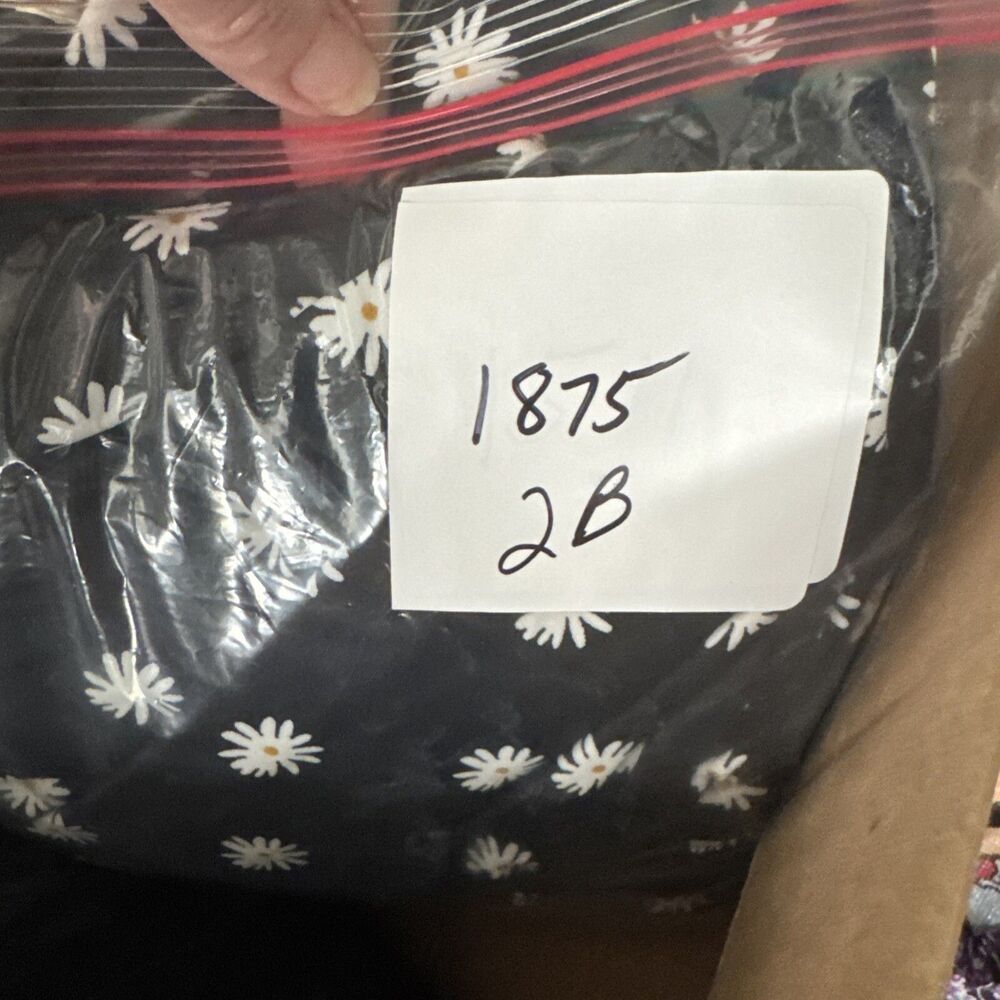 Old Navy Plus Size 3X One Piece Swimsuit Black White Floral Ruched Tummy Control - Picture 16 of 16